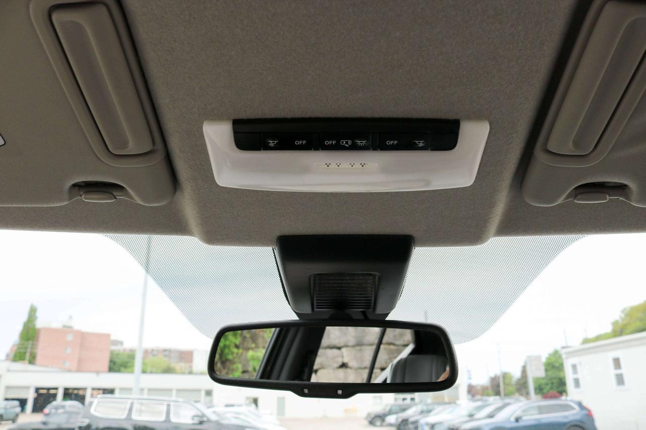 2024 Nissan Kicks SR FWD | 1 KEY | HEATED SEATS | REMOTE START | Photo