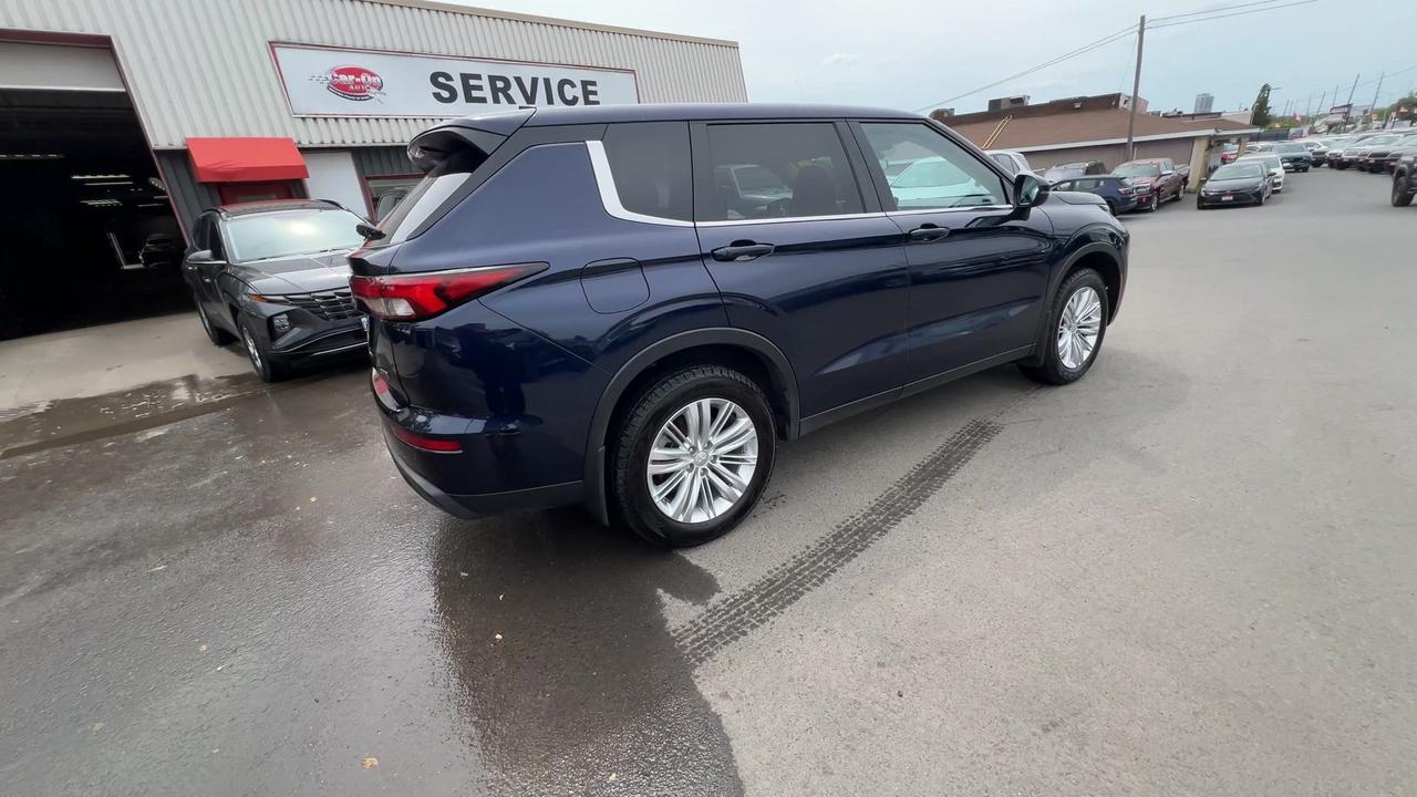 2024 Mitsubishi Outlander AWD | 7-PASS | HTD SEATS | CARPLAY | ALLOYS | A/C Photo