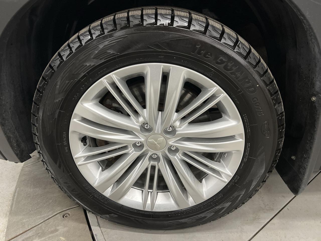 2024 Mitsubishi Outlander AWD | 7-PASS | HTD SEATS | CARPLAY | ALLOYS | A/C Photo