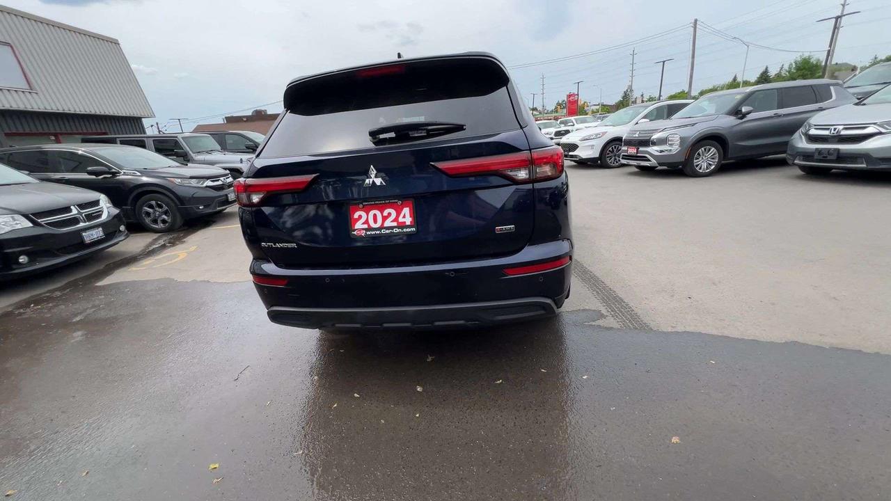 2024 Mitsubishi Outlander AWD | 7-PASS | HTD SEATS | CARPLAY | ALLOYS | A/C Photo