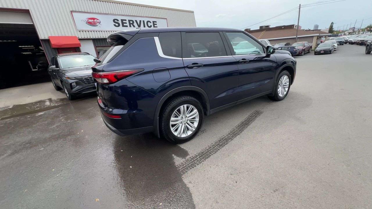 2024 Mitsubishi Outlander AWD | 7-PASS | HTD SEATS | CARPLAY | ALLOYS | A/C Photo