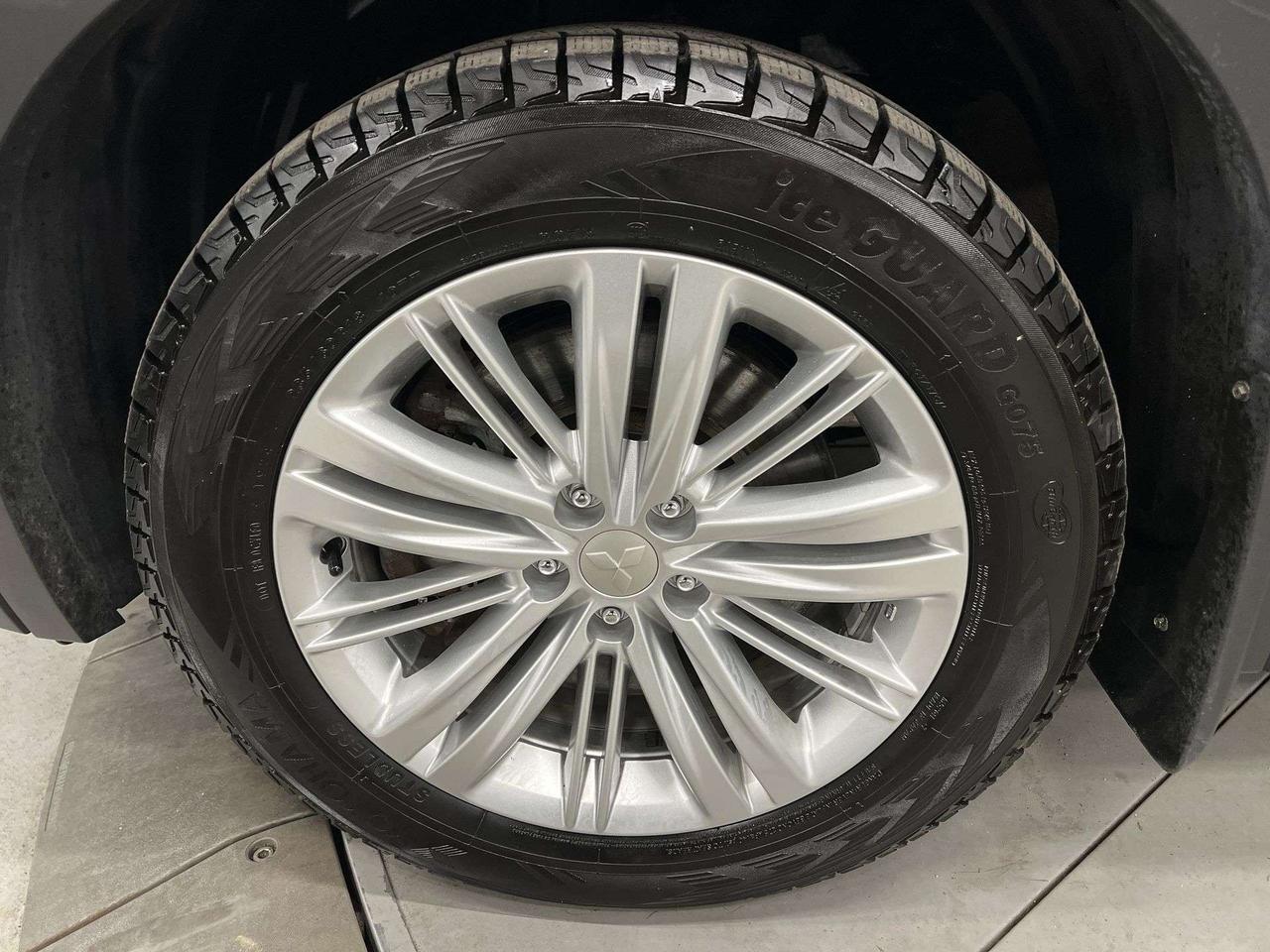2024 Mitsubishi Outlander AWD | 7-PASS | HTD SEATS | CARPLAY | ALLOYS | A/C Photo