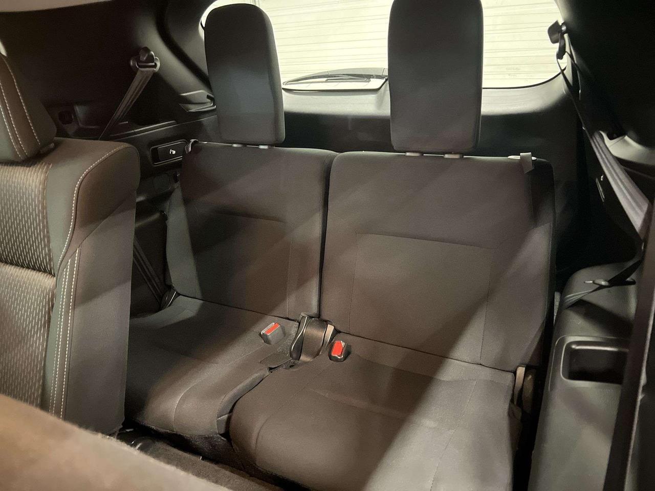 2024 Mitsubishi Outlander AWD | 7-PASS | HTD SEATS | CARPLAY | ALLOYS | A/C Photo