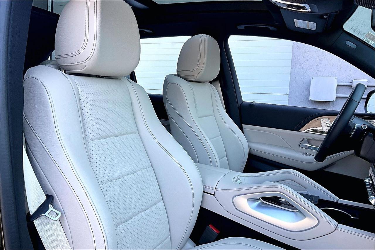 2026 Mercedes-Benz GLE GLE 450 | Exclusive Trim | Drive Assist Pkg | AWD Photo