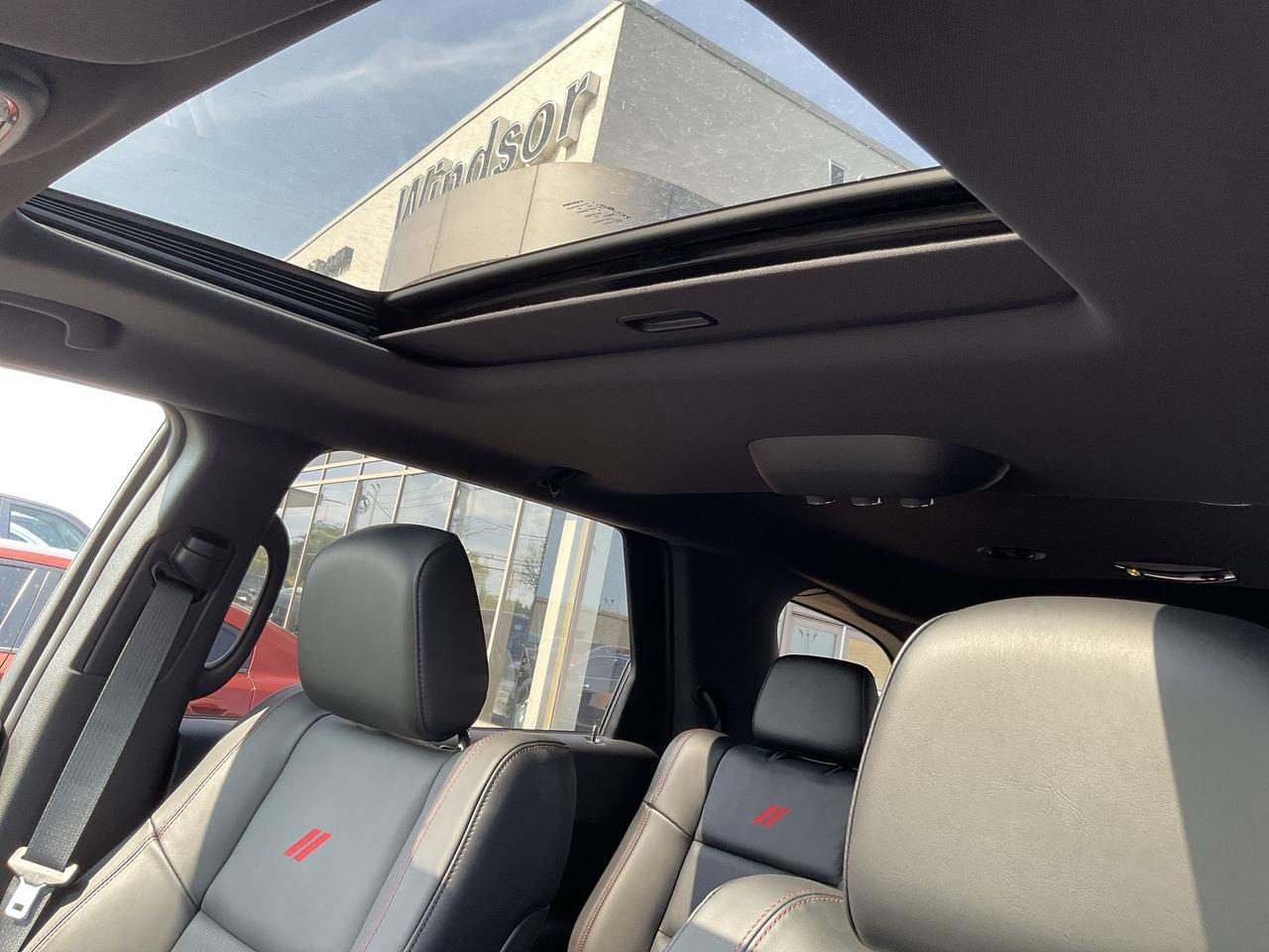 2023 Dodge Durango LEATHER / NAV / RMT START / BUCKET SEATS Photo