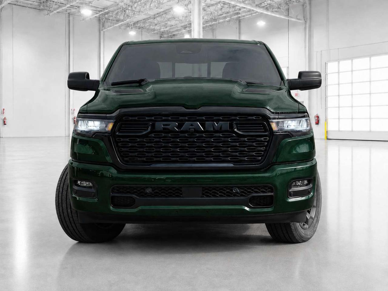2026 RAM 1500 EXPRESS | Blackout | Remote Starter | 20" Wheels Photo5
