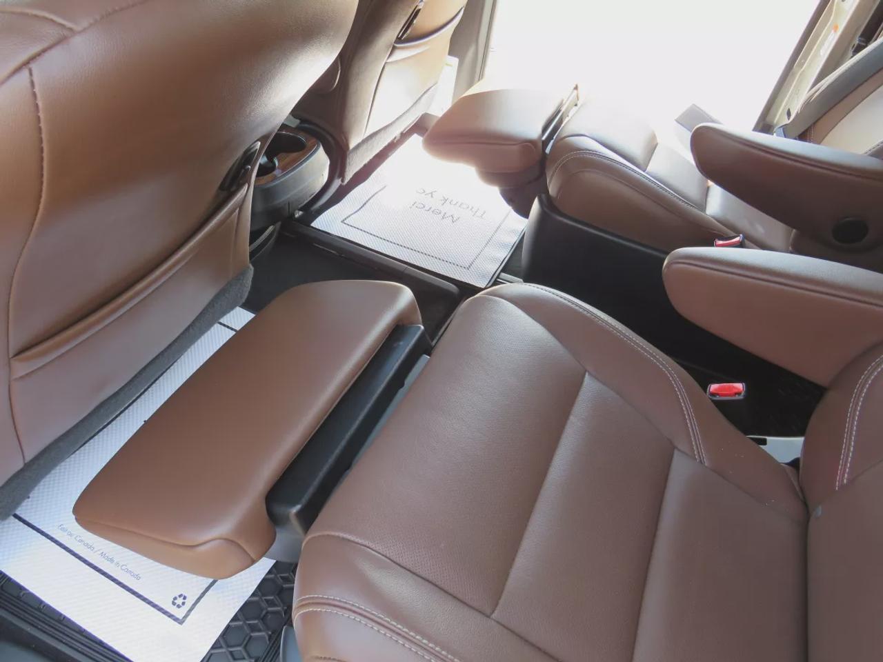 2015 Toyota Sienna Limited | Clean Carfax Report | 7 Passenger | Leather | Navigation | Sunroof | DVD Entertainment System | Photo