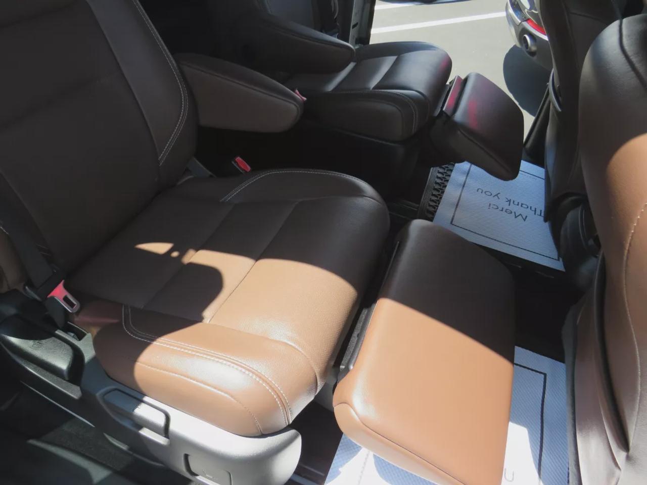 2015 Toyota Sienna Limited | Clean Carfax Report | 7 Passenger | Leather | Navigation | Sunroof | DVD Entertainment System | Photo
