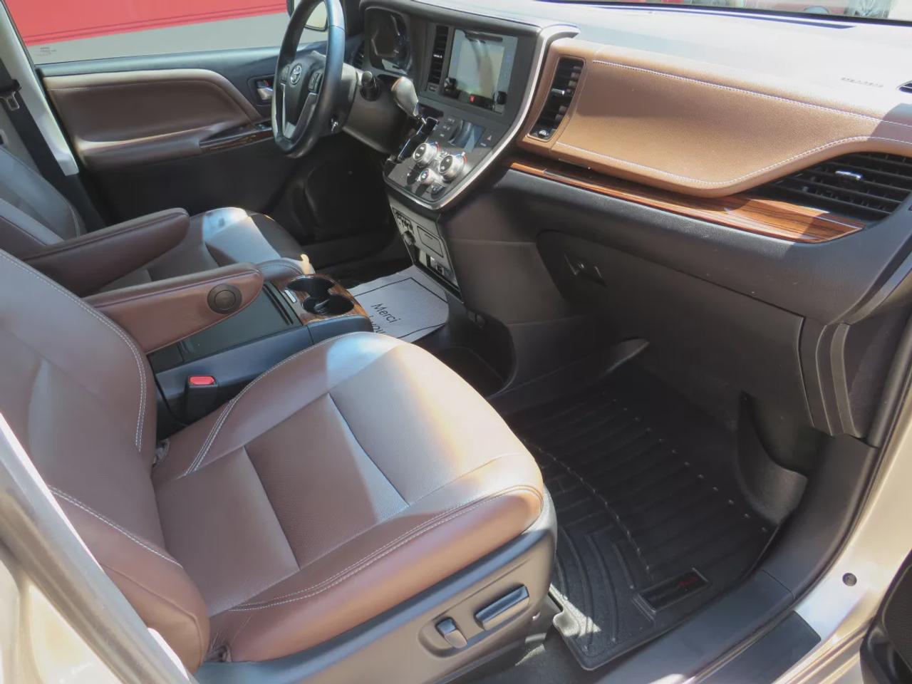 2015 Toyota Sienna Limited | Clean Carfax Report | 7 Passenger | Leather | Navigation | Sunroof | DVD Entertainment System | Photo