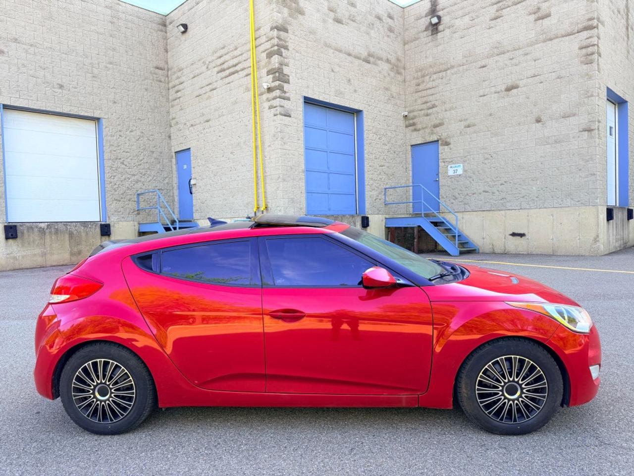 2013 Hyundai Veloster Base 3dr Hatchback Automatic Photo