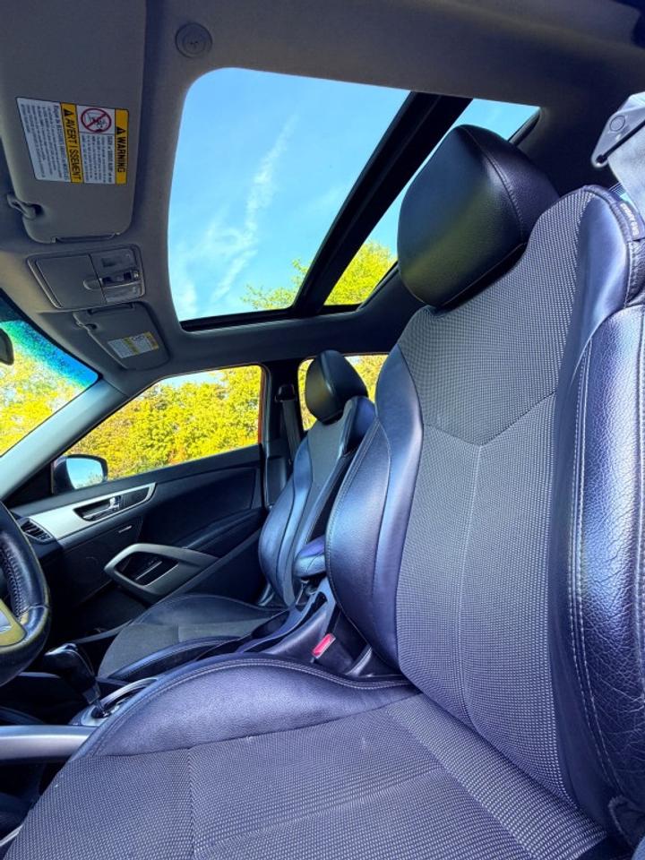 2013 Hyundai Veloster Base 3dr Hatchback Automatic Photo