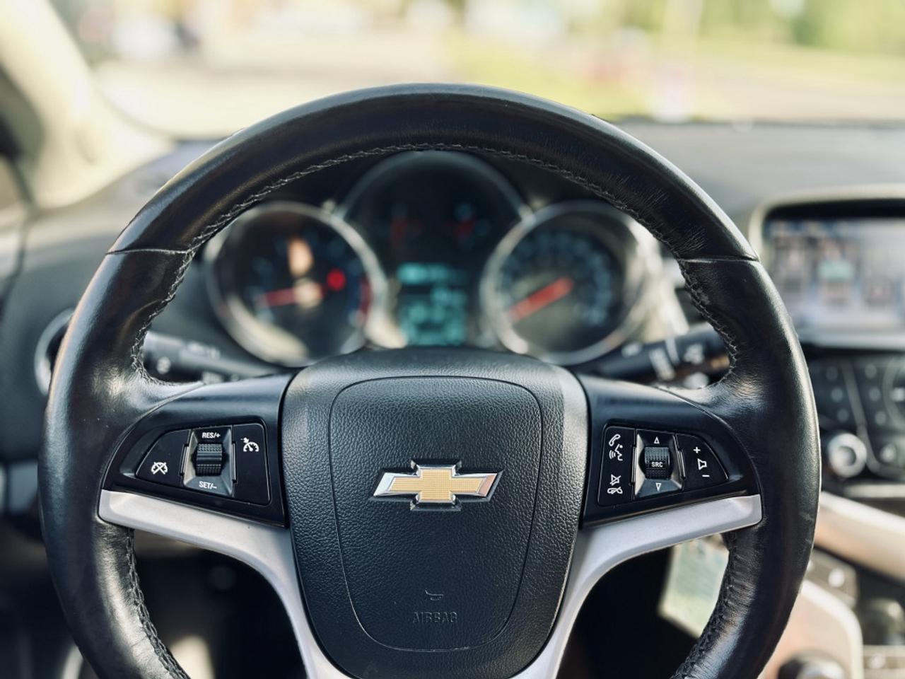 2014 Chevrolet Cruze 2LT Sedan FWD Photo
