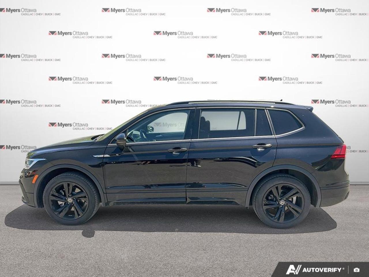 2024 Volkswagen Tiguan Comfortline R-Line Black Edition  COMFORTLINE, RLINE 4MOTION Photo2
