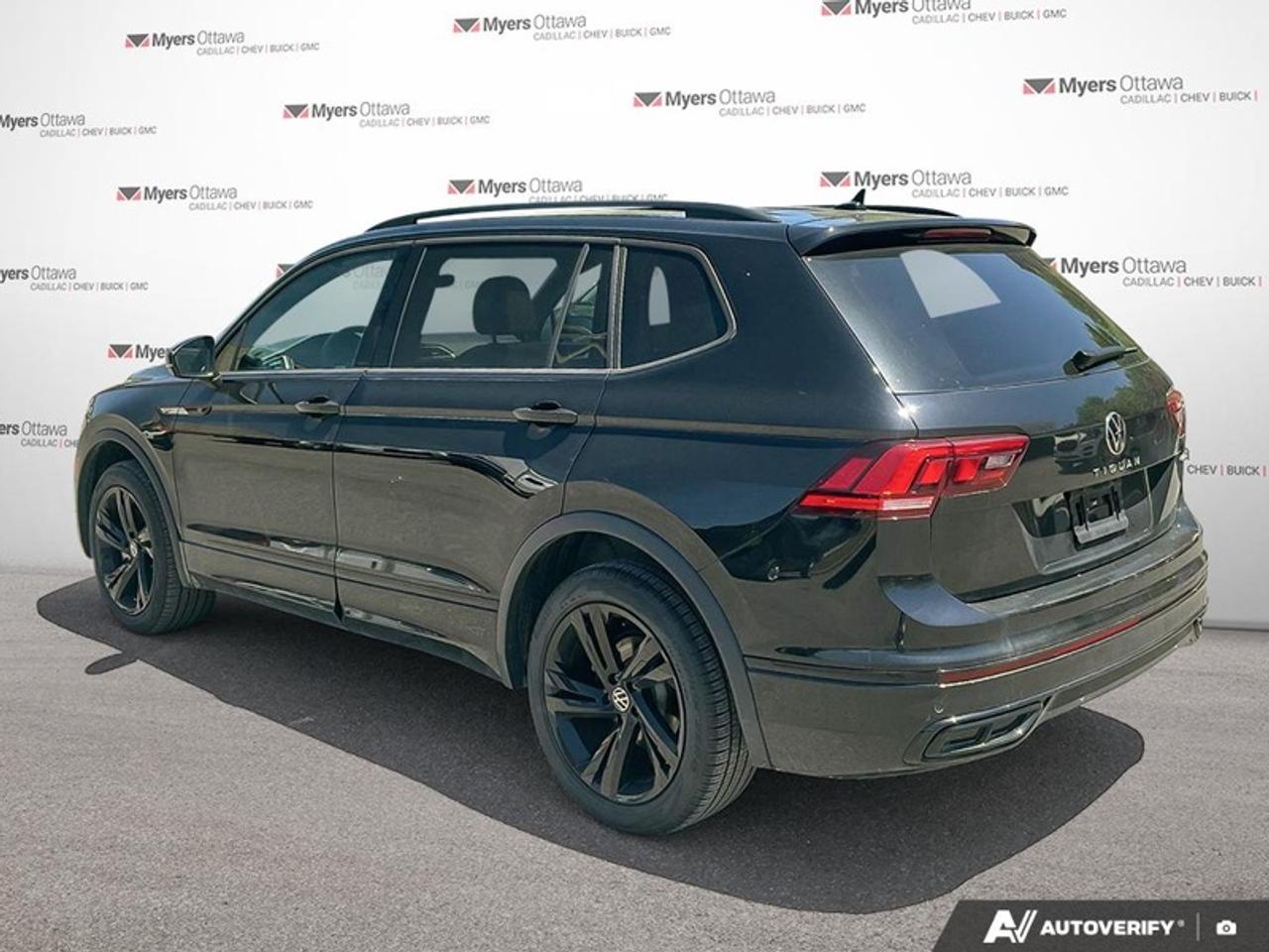 2024 Volkswagen Tiguan Comfortline R-Line Black Edition  COMFORTLINE, RLINE 4MOTION Photo
