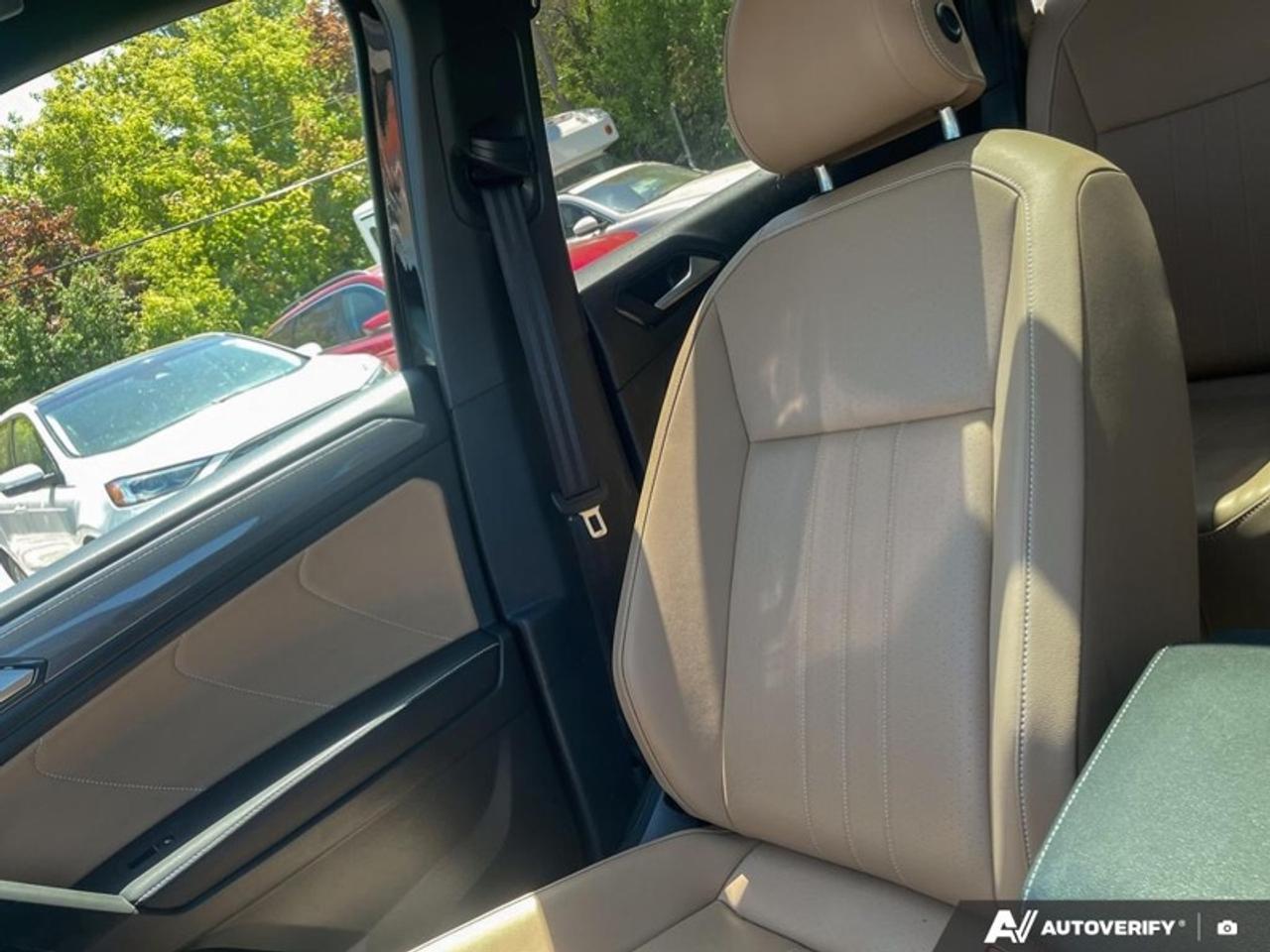 2024 Volkswagen Tiguan Comfortline R-Line Black Edition  COMFORTLINE, RLINE 4MOTION Photo