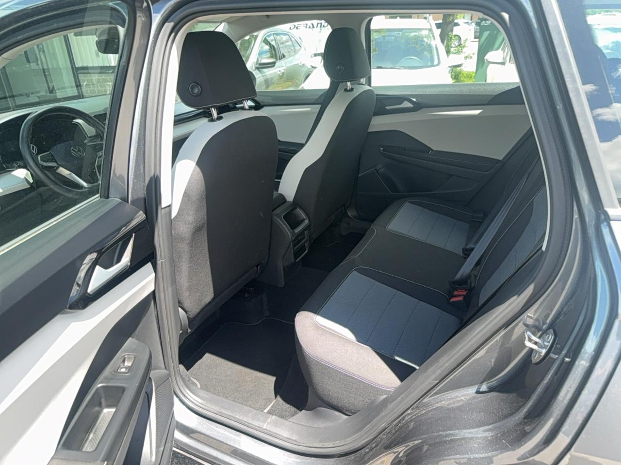 2025 Volkswagen Taos Trendline Photo