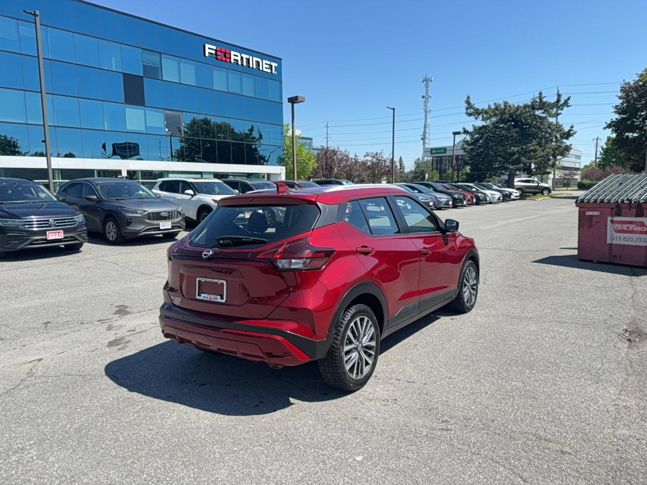 2025 Nissan Kicks Play SV Photo3