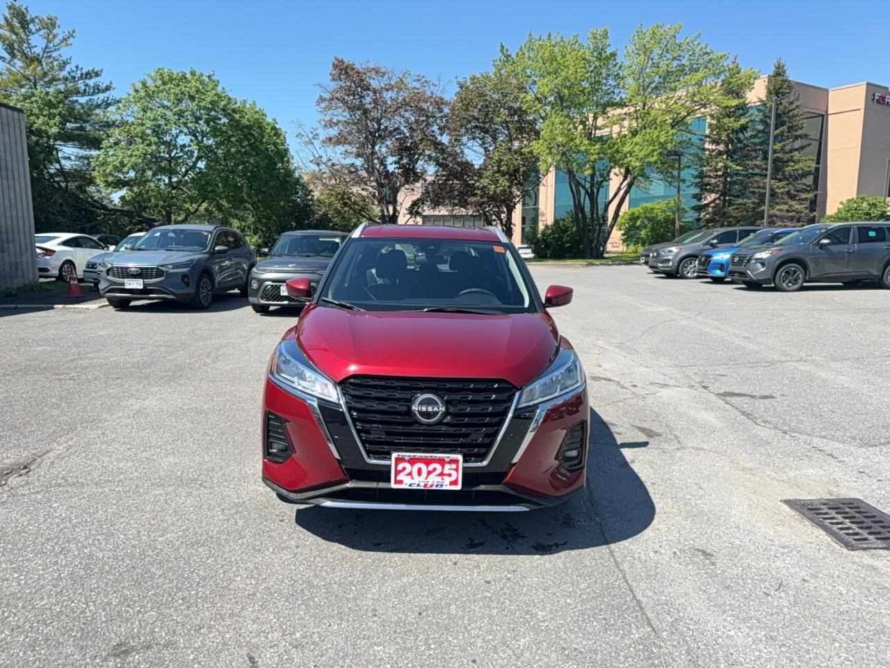2025 Nissan Kicks Play SV Photo