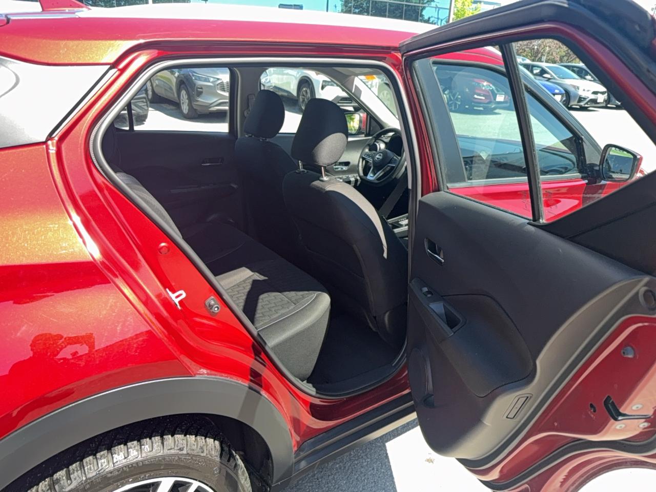 2025 Nissan Kicks Play SV Photo