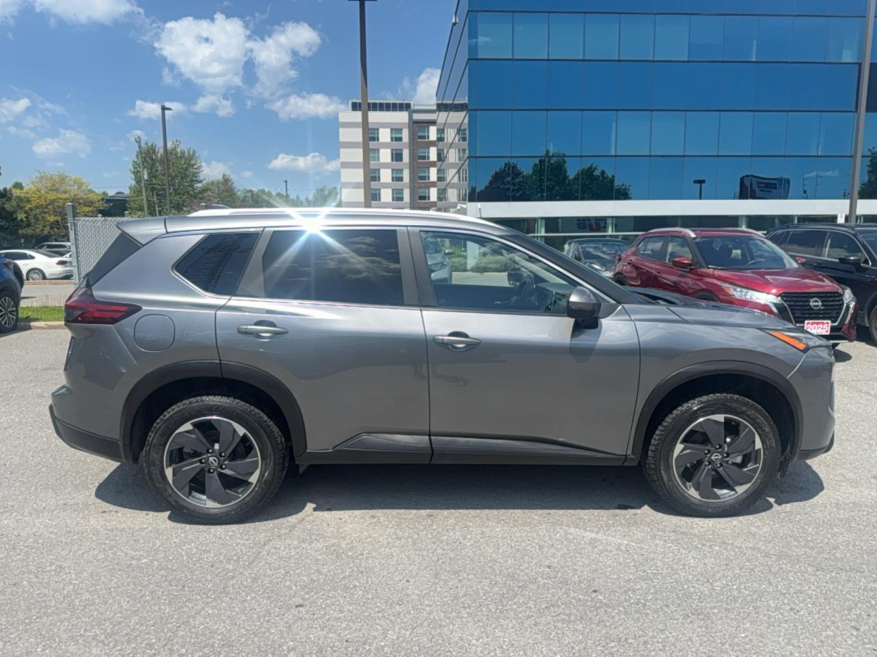 2025 Nissan Rogue SV MOONROOF