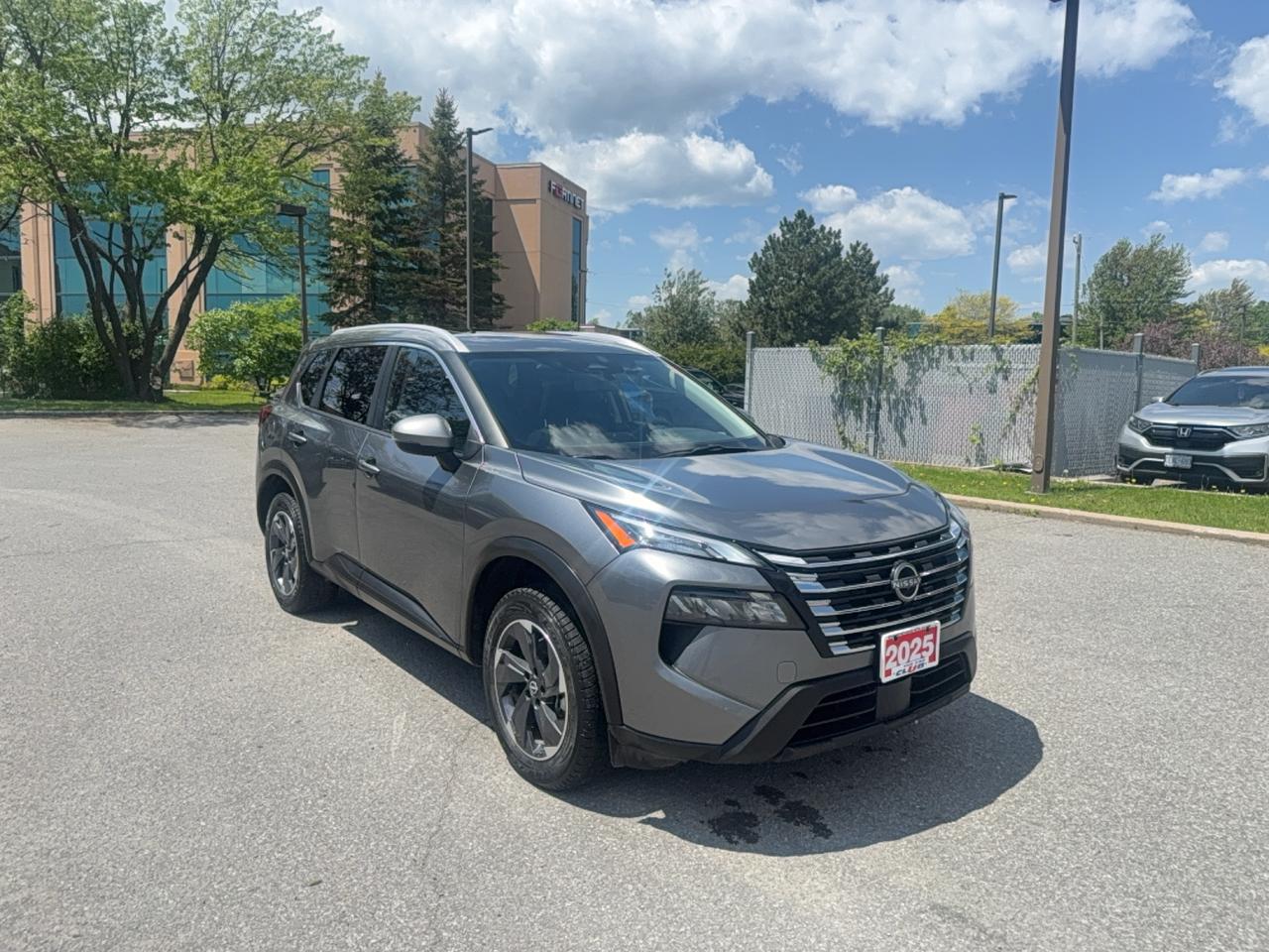 2025 Nissan Rogue SV MOONROOF