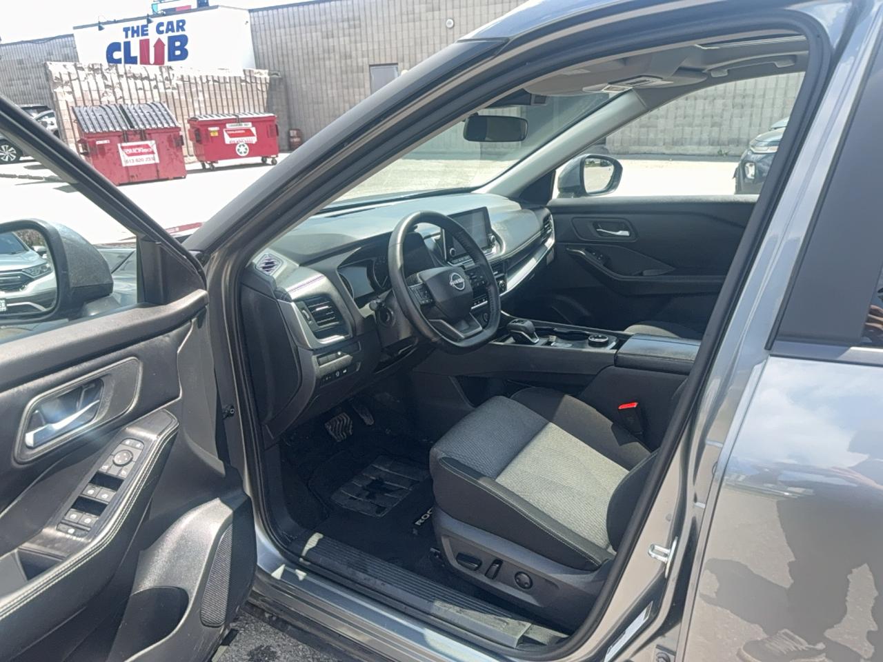 2025 Nissan Rogue SV MOONROOF