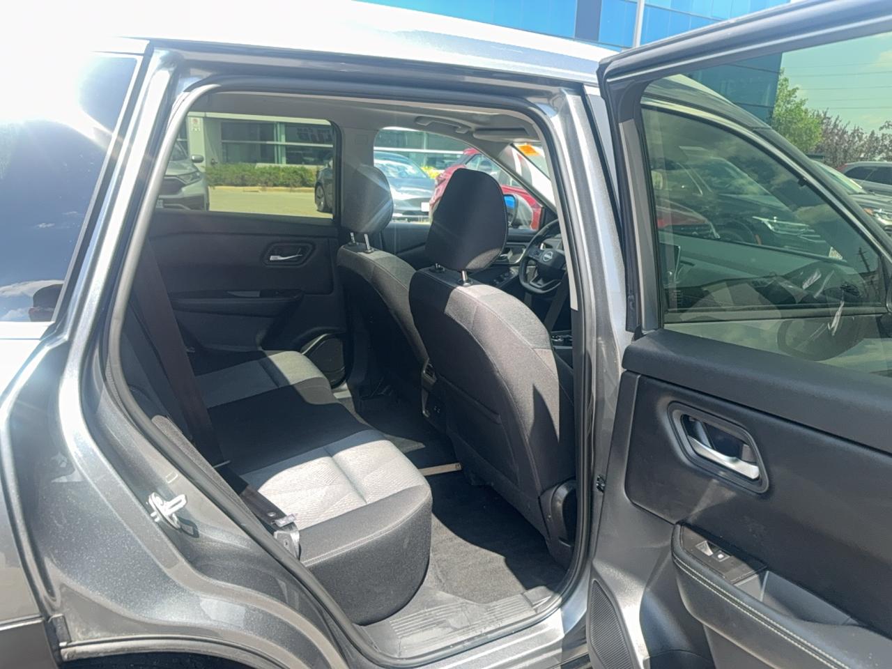 2025 Nissan Rogue SV MOONROOF Photo