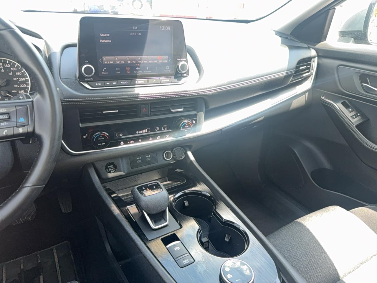 2025 Nissan Rogue SV MOONROOF