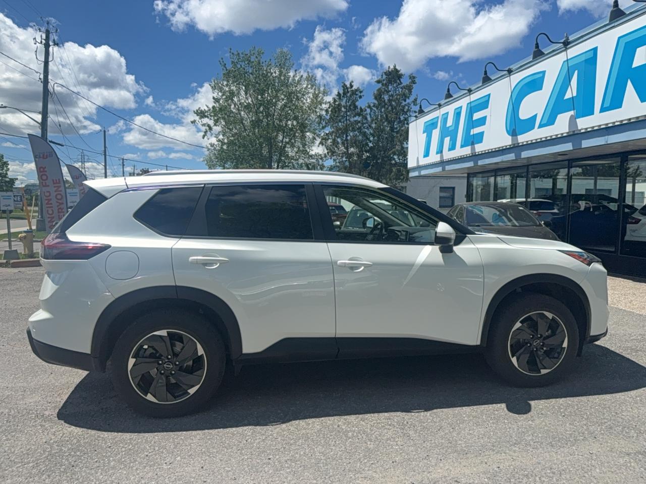 2025 Nissan Rogue SV MOONROOF