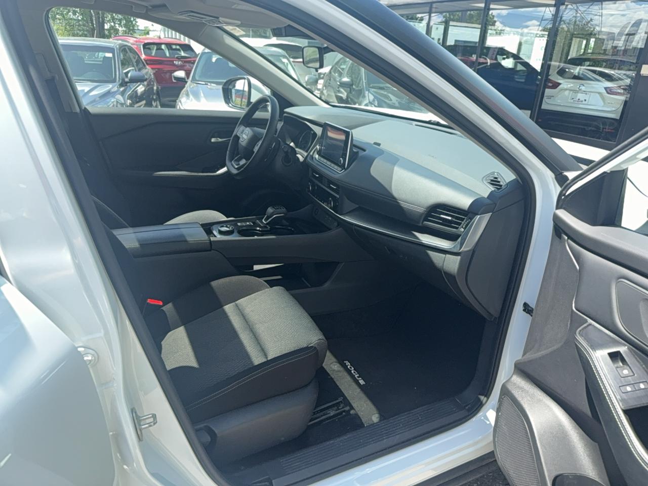 2025 Nissan Rogue SV MOONROOF