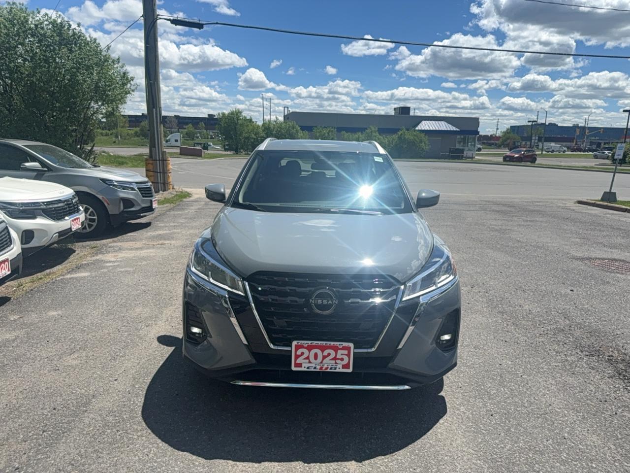 2025 Nissan Kicks Play SV