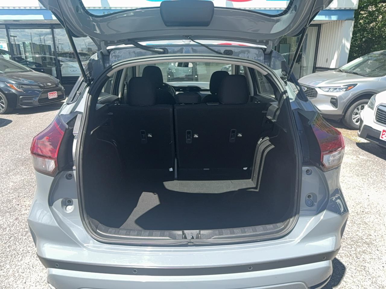 2025 Nissan Kicks Play SV