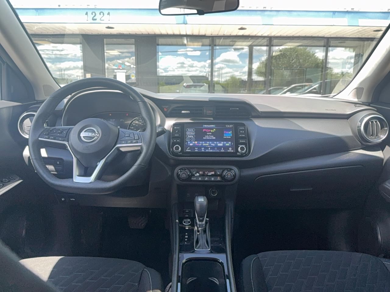 2025 Nissan Kicks Play SV
