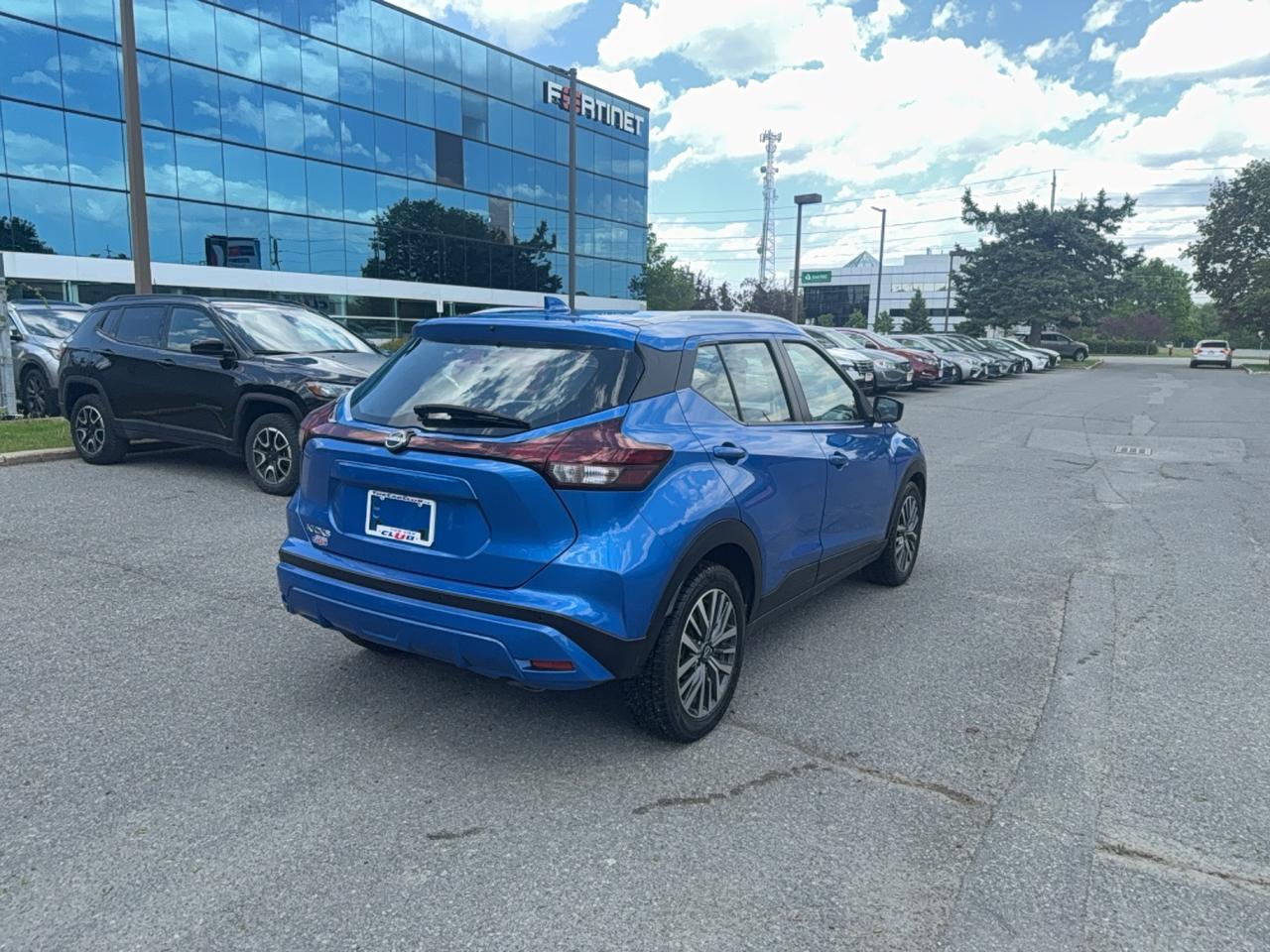 2025 Nissan Kicks Play SV Photo4