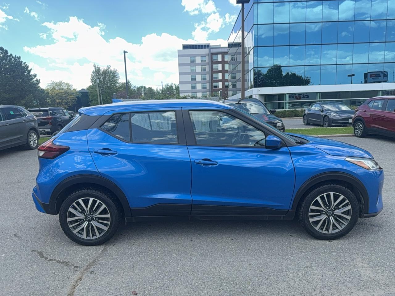 2025 Nissan Kicks Play SV Photo