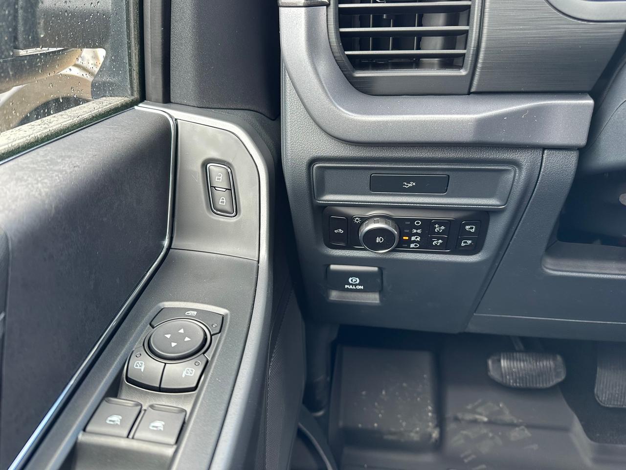 2026 Ford F-150 XLT 4WD SuperCrew 5.5' Box 302A Photo5
