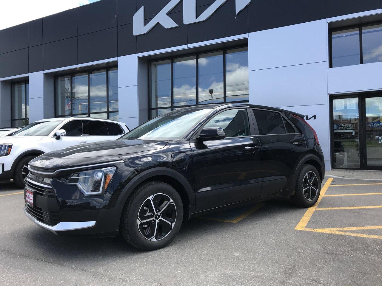 2025 Kia NIRO PLUG-IN Hybrid LX PHEV Pkg.   2.1L/100KM (Gas & Electric) Photo