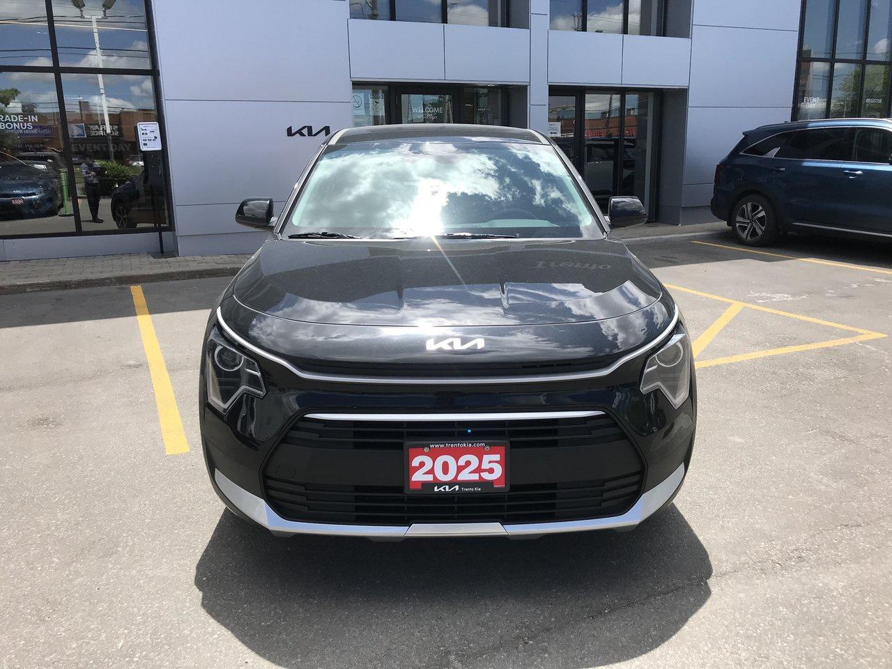 2025 Kia NIRO PLUG-IN Hybrid LX PHEV Pkg.   2.1L/100KM (Gas & Electric) Photo