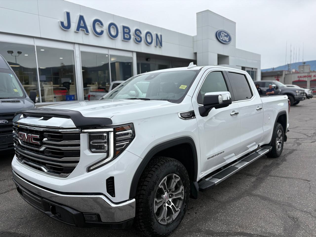 2025 GMC Sierra 1500 SLT Photo0