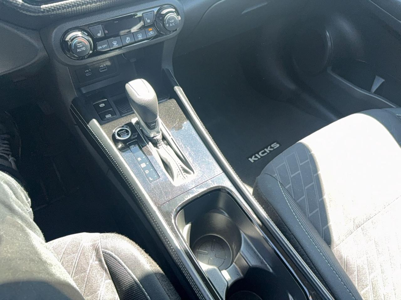 2025 Nissan Kicks Play SV Photo