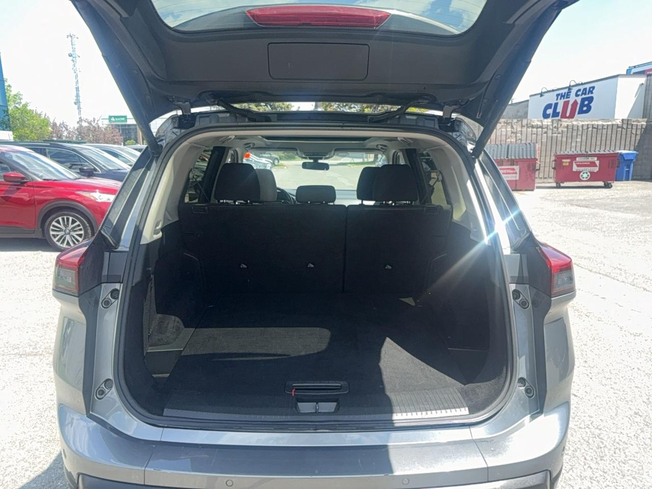 2025 Nissan Rogue SV MOONROOF Photo