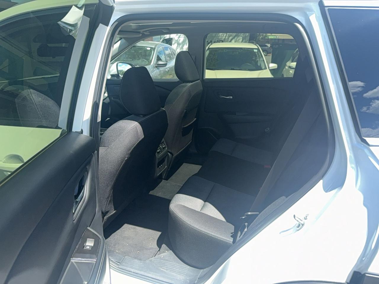 2025 Nissan Rogue SV MOONROOF Photo