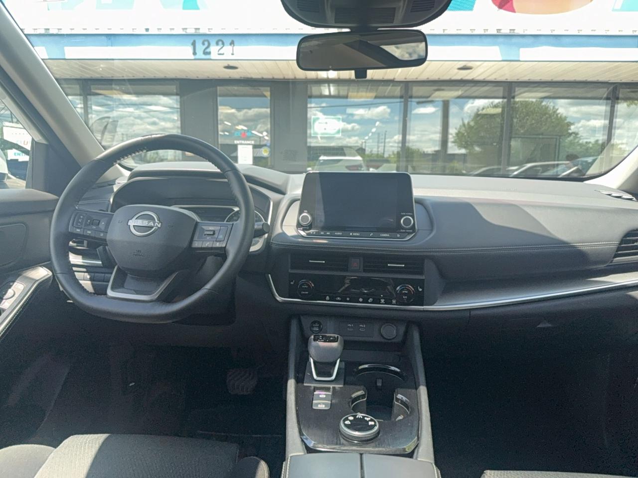 2025 Nissan Rogue SV MOONROOF Photo