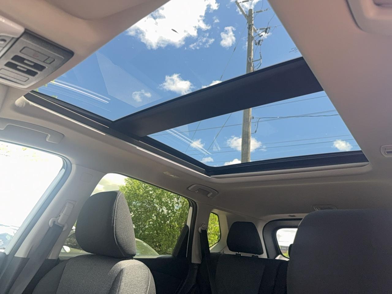 2025 Nissan Rogue SV MOONROOF Photo