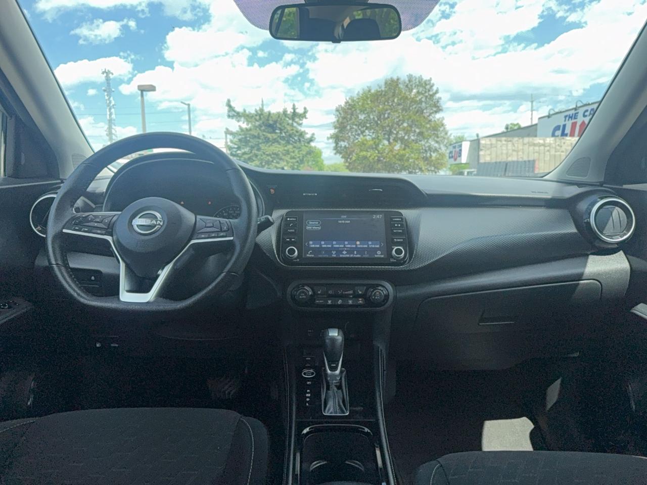 2025 Nissan Kicks Play SV Photo