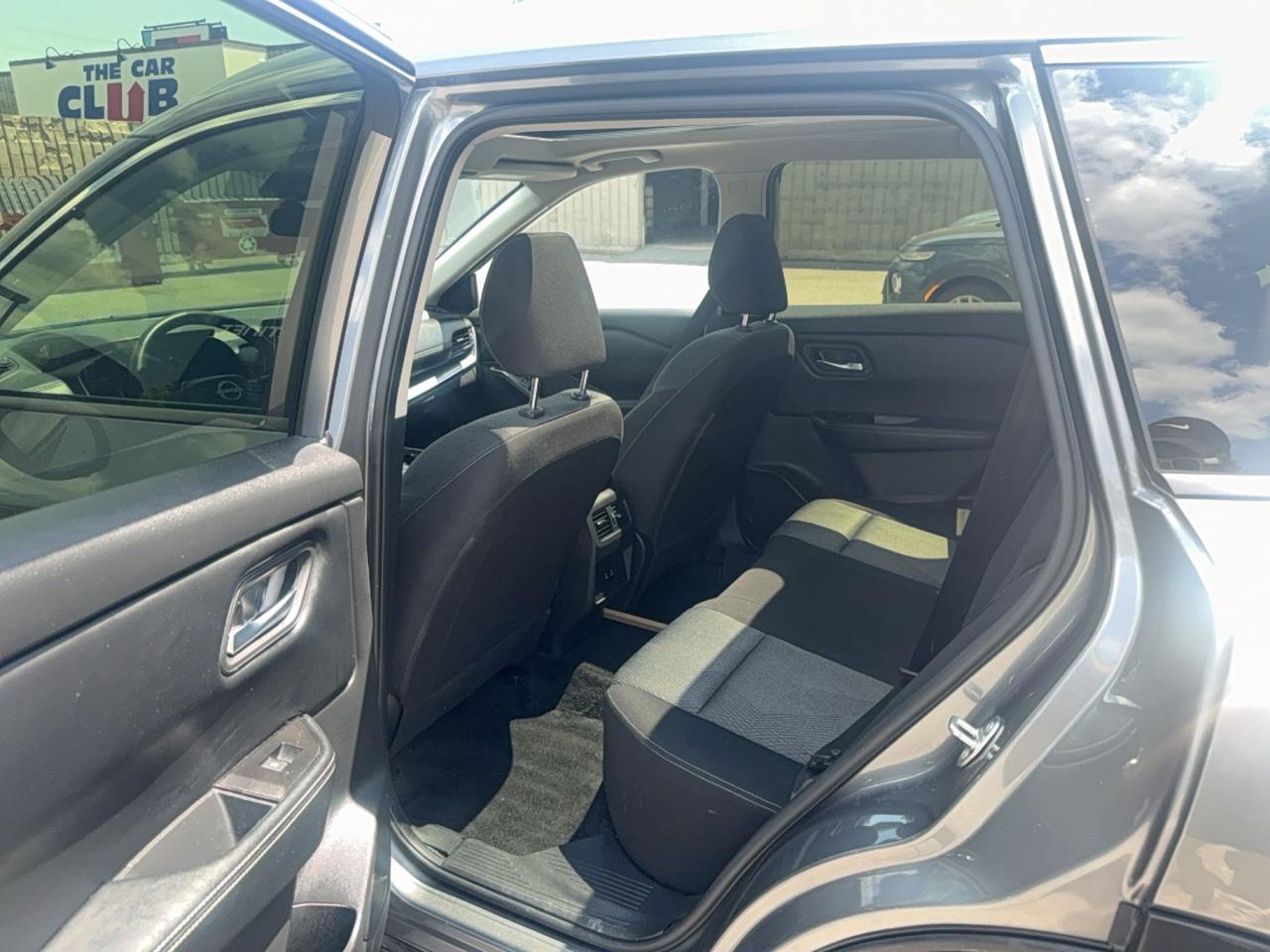 2025 Nissan Rogue SV MOONROOF