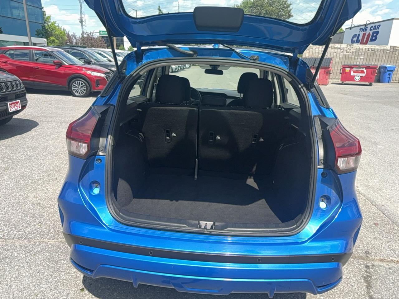 2025 Nissan Kicks Play SV