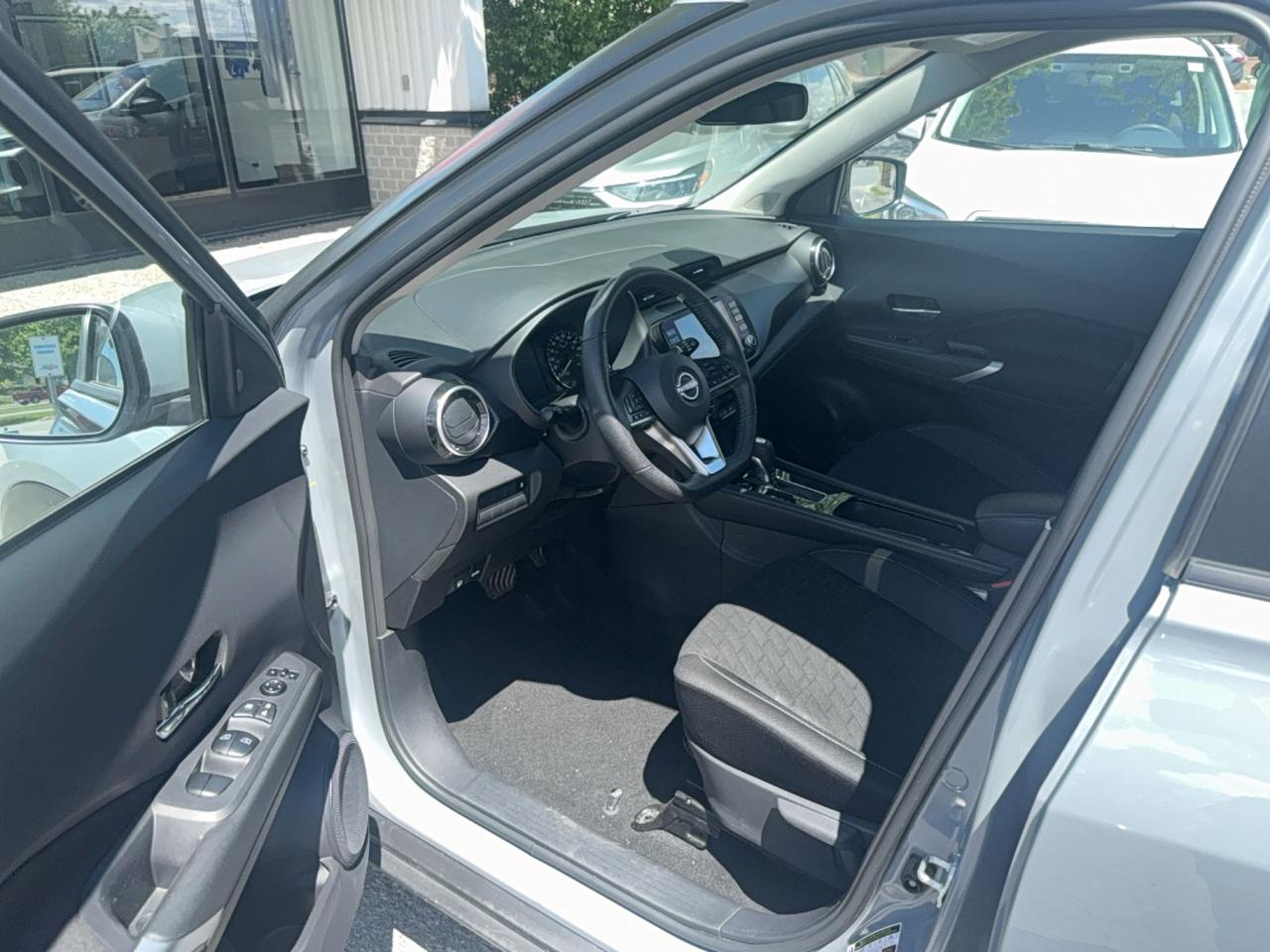 2025 Nissan Kicks Play SV