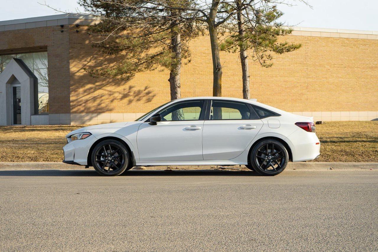 2025 Honda Civic Hybrid SPORT Photo