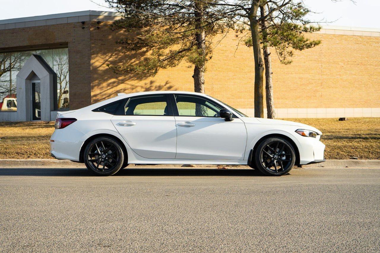 2025 Honda Civic Hybrid SPORT Photo
